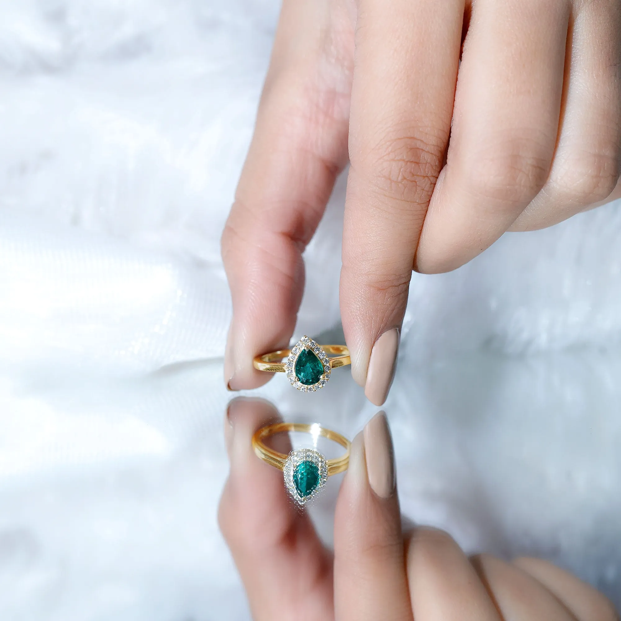 1 CT Emerald Teardrop Engagement Ring with Diamond Halo