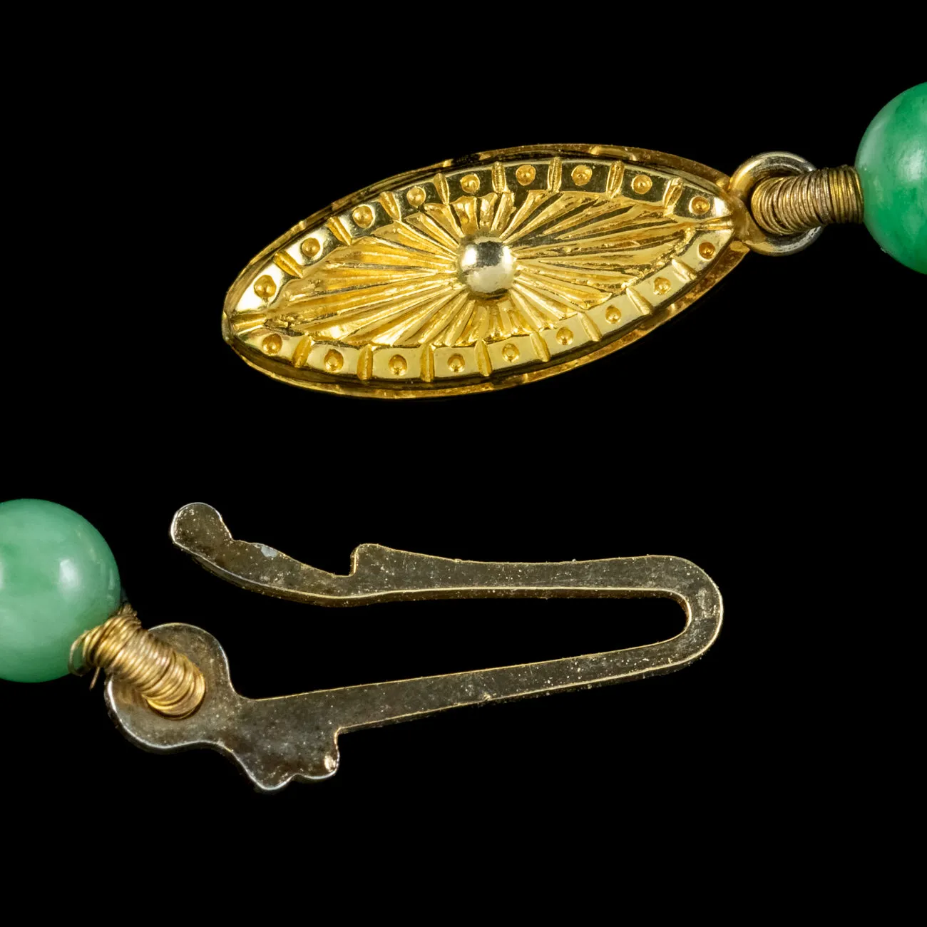 Antique Victorian Jade Bead Necklace 9ct Gold Clasp Circa 1900