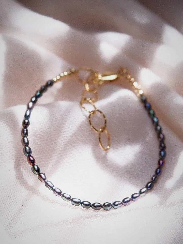 Dainty Black Pearl Bracelet - Maile