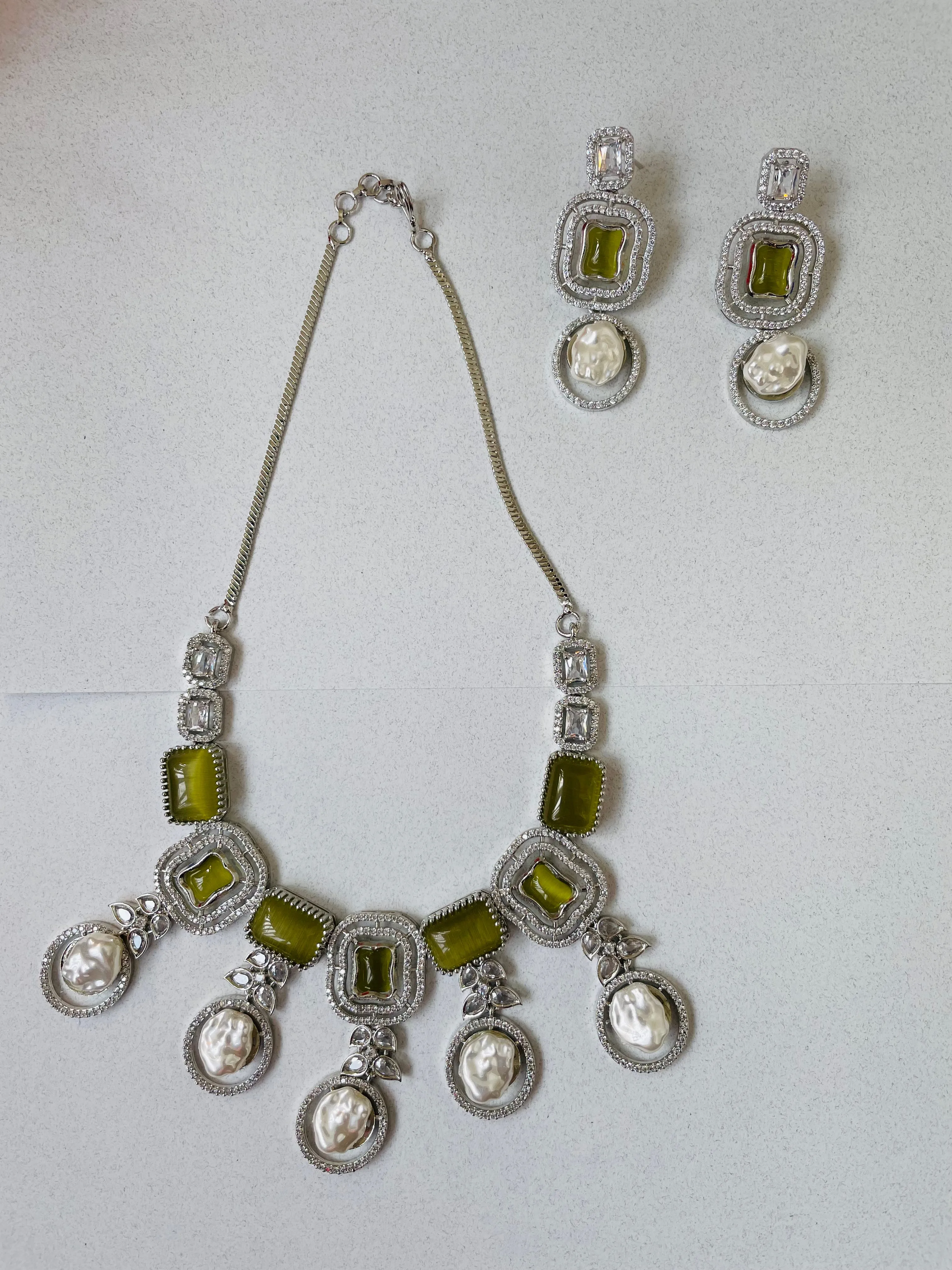 EMERALD MEHANDI NECKLACE-Elegance107
