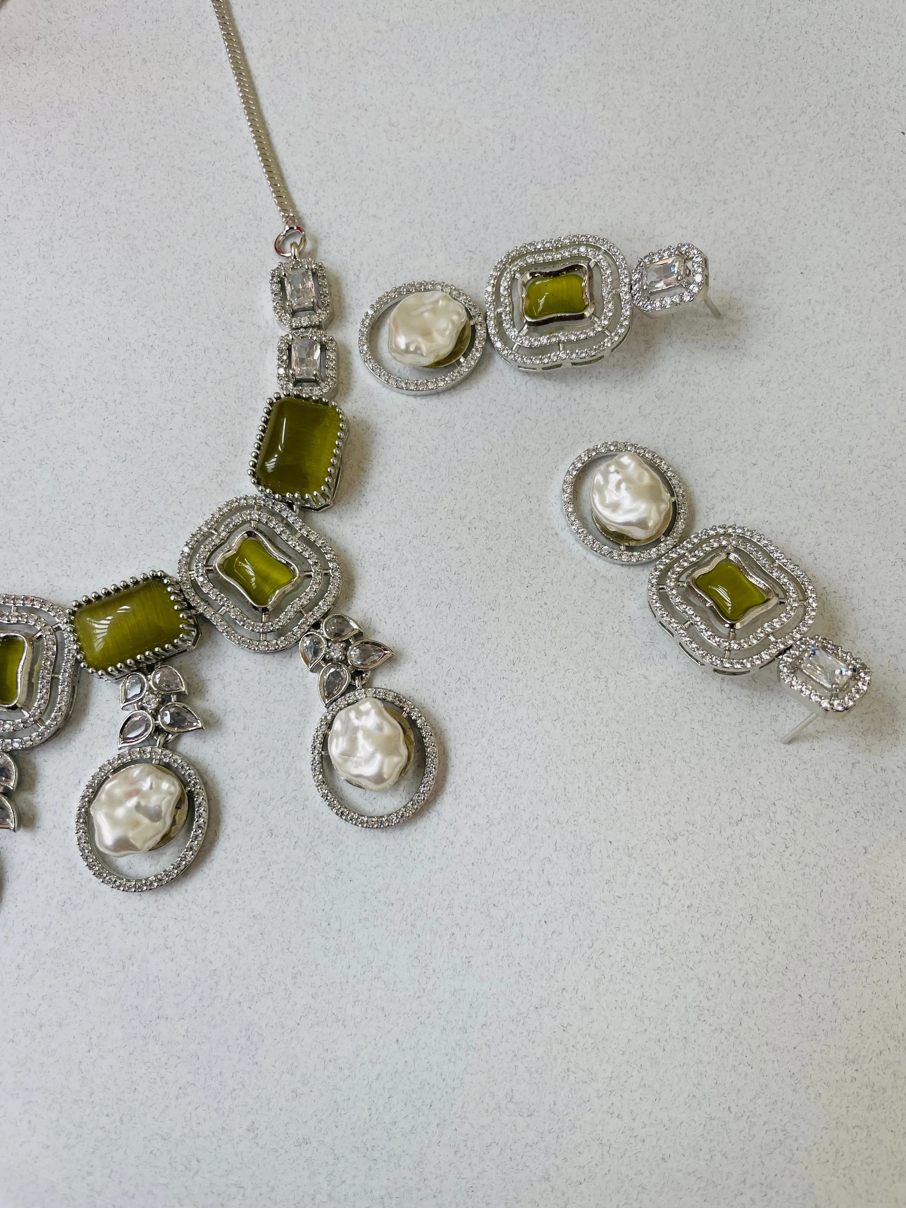 EMERALD MEHANDI NECKLACE-Elegance107