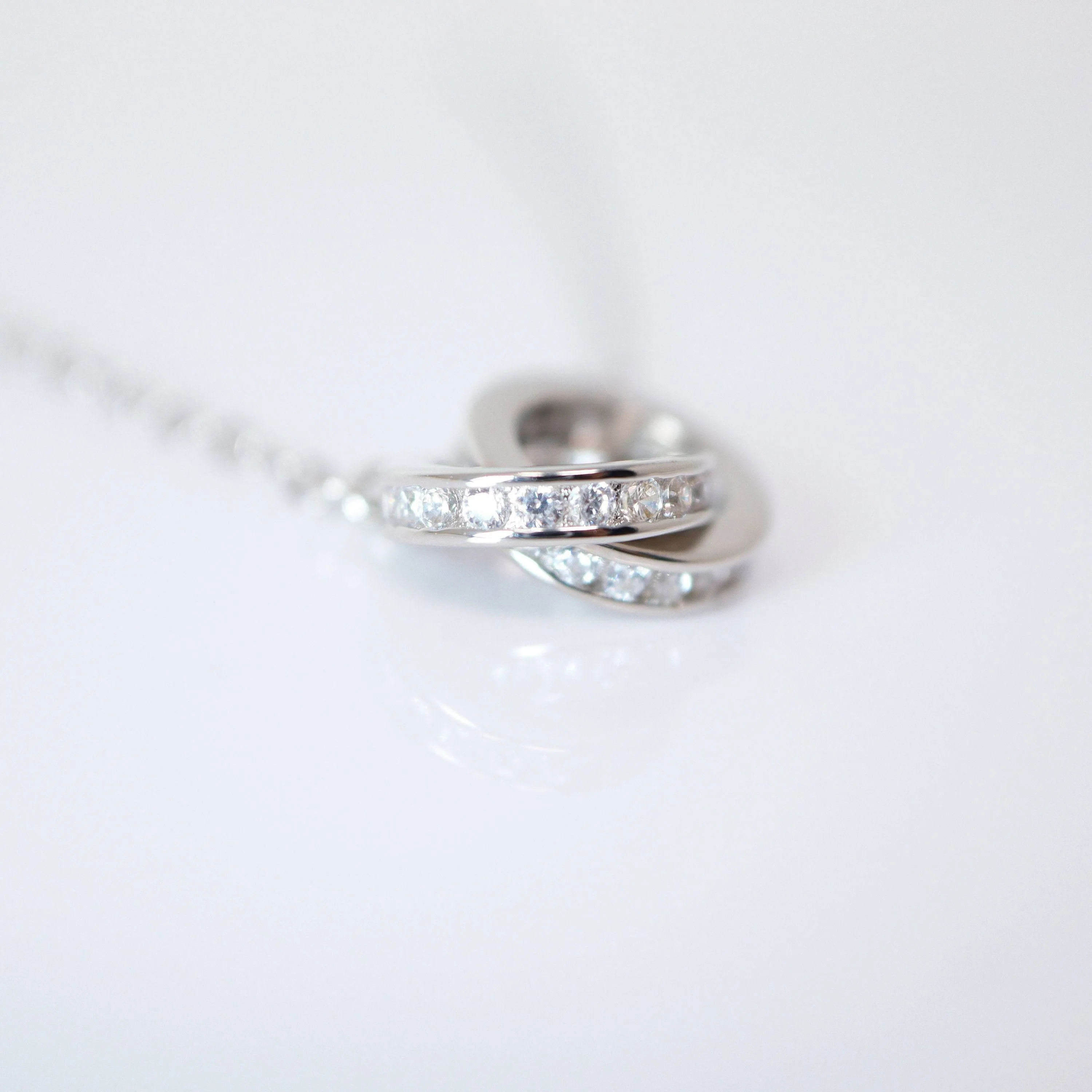 Eternity Circle Necklace • Infinity Necklace • Minimalist Jewelry • Linked circles necklace , connected circles, interlocking rings