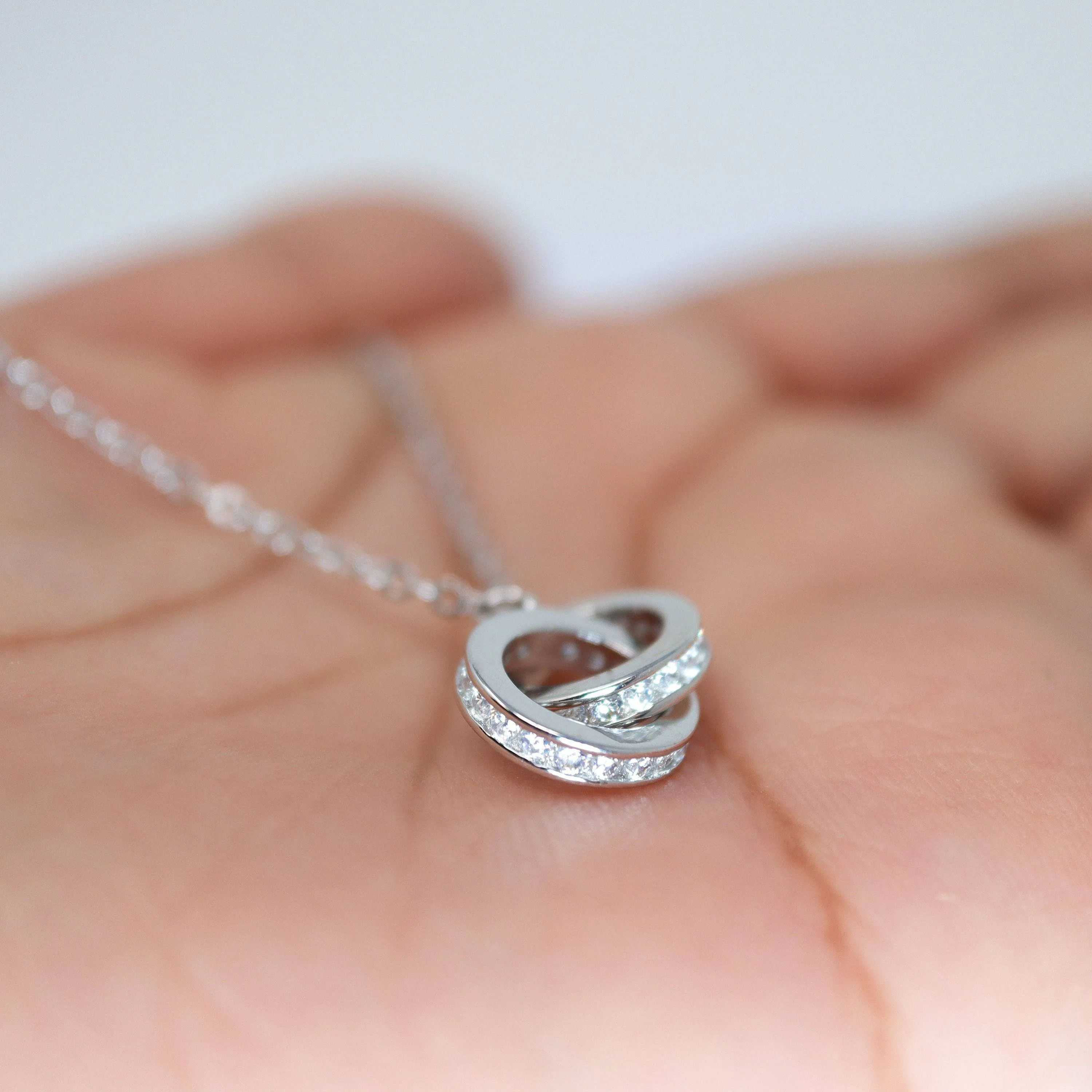 Eternity Circle Necklace • Infinity Necklace • Minimalist Jewelry • Linked circles necklace , connected circles, interlocking rings