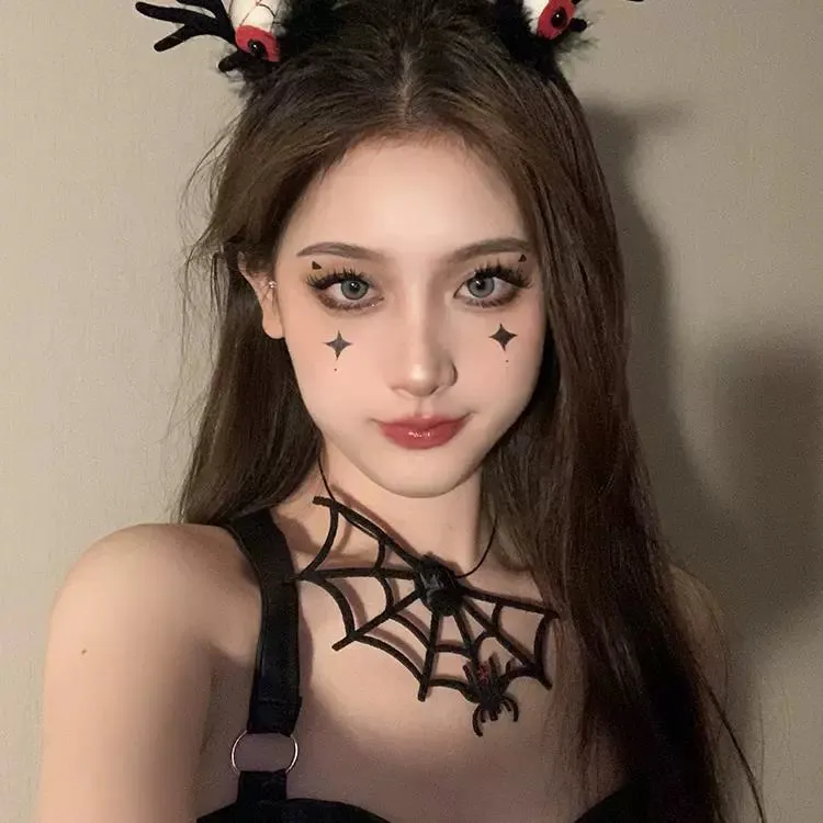 Exaggerated Spider Skull Headwear