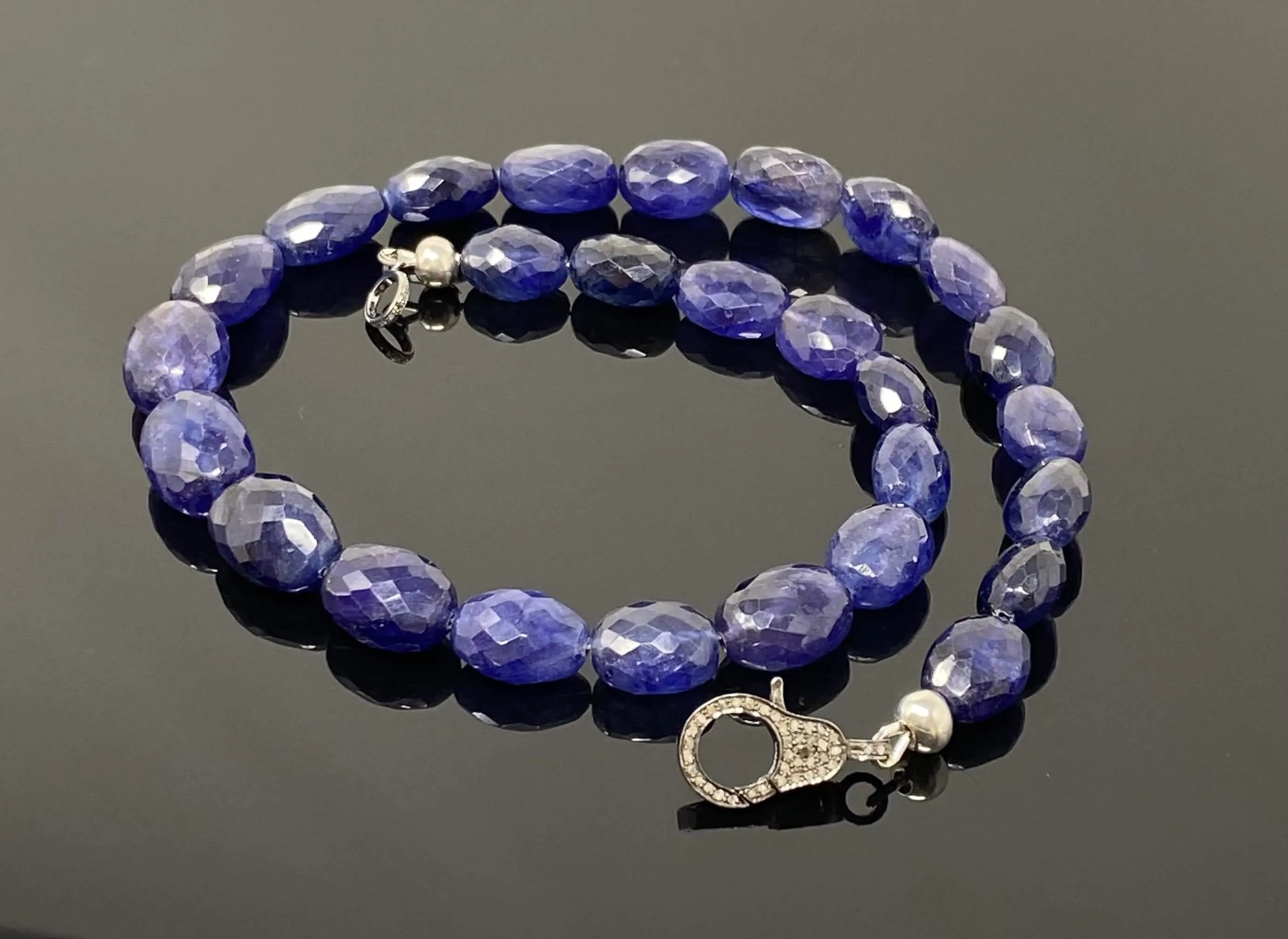 Exquisite 16.85” Handcrafted Blue Sapphire Necklace with Pave Diamond Clasp