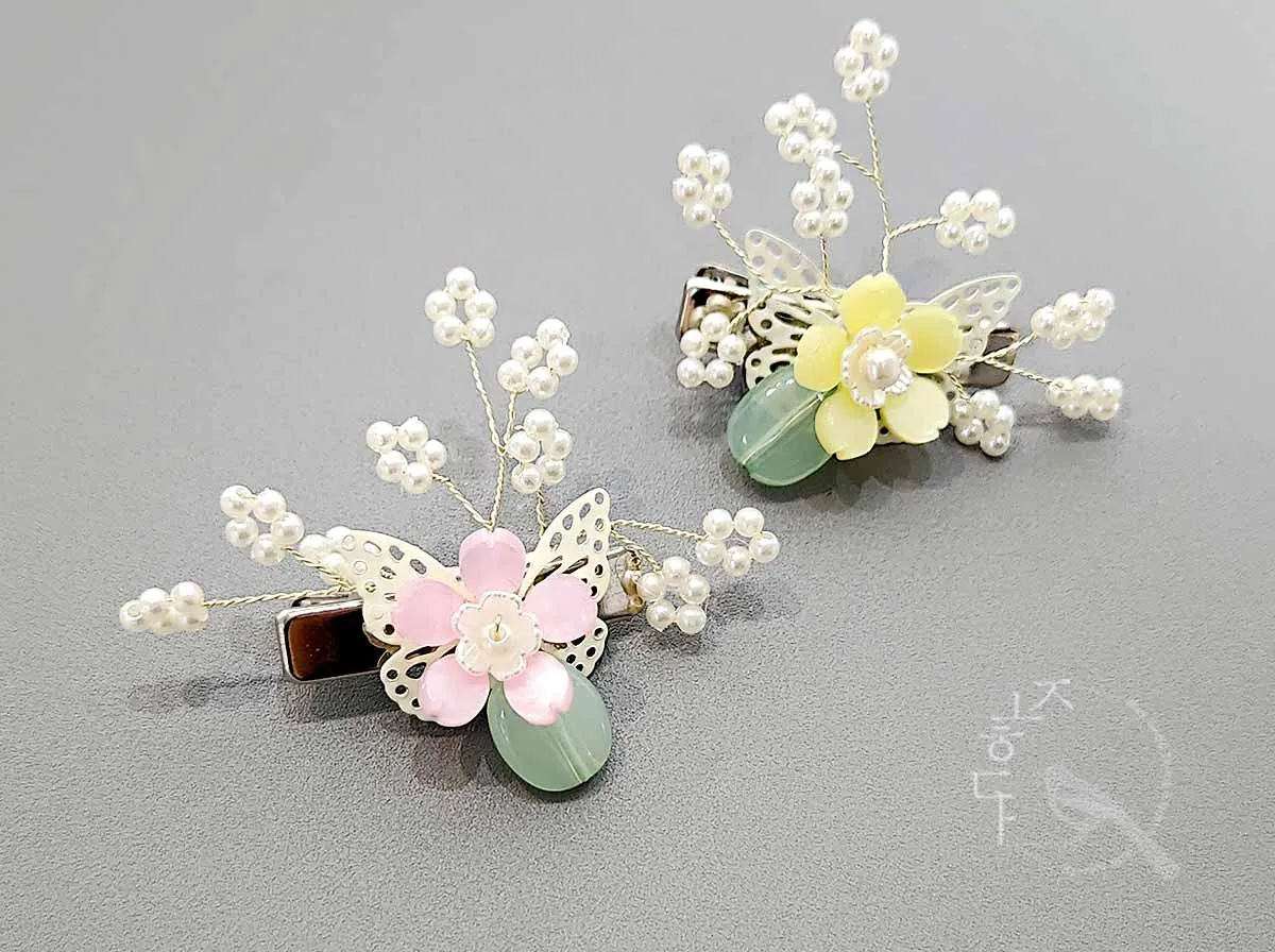 Flower on Butterfly Hair Pin (2 Colors)