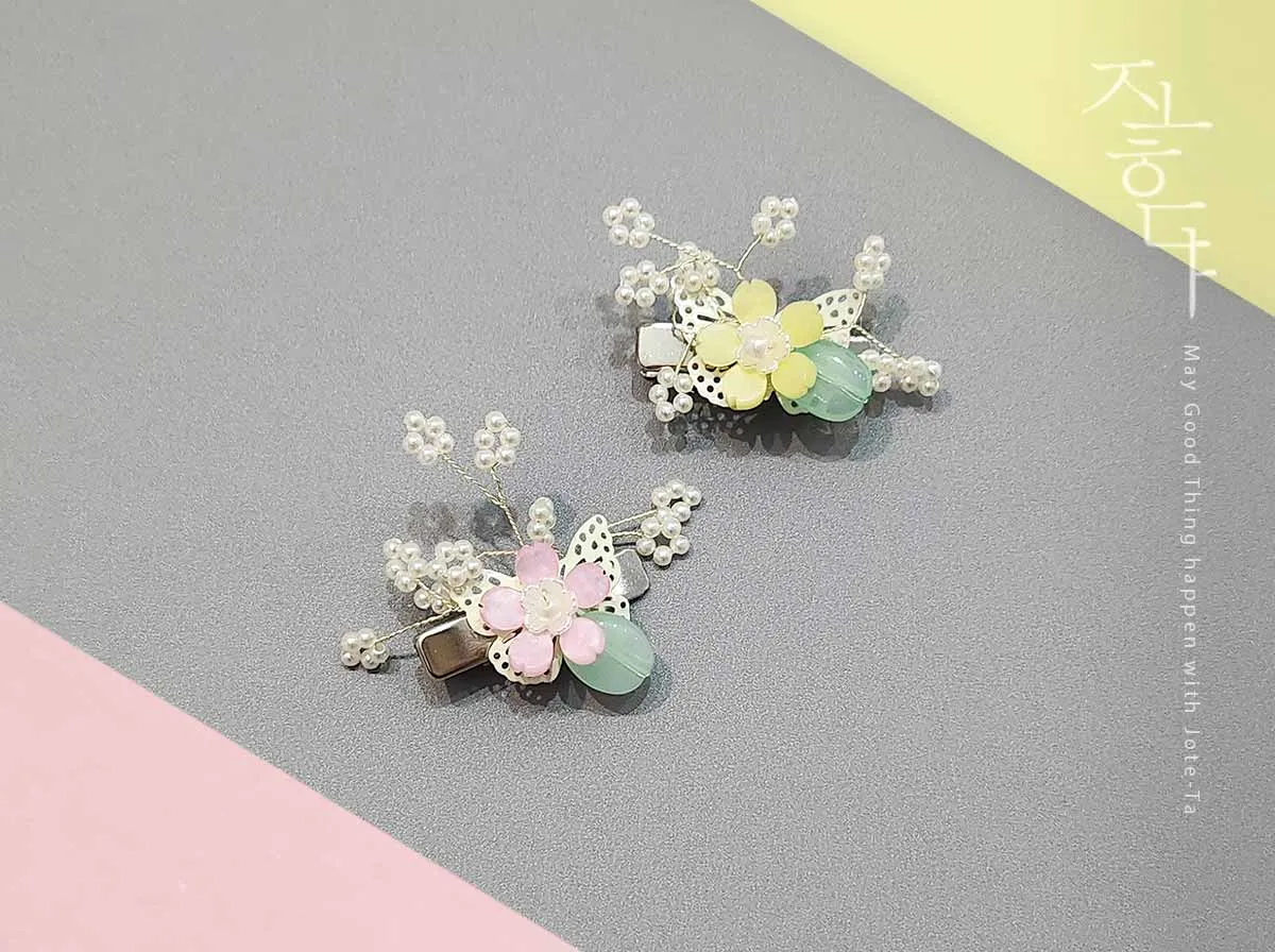 Flower on Butterfly Hair Pin (2 Colors)
