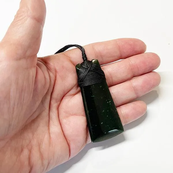 Genuine NZ Kawakawa Greenstone Maori Toki Necklace