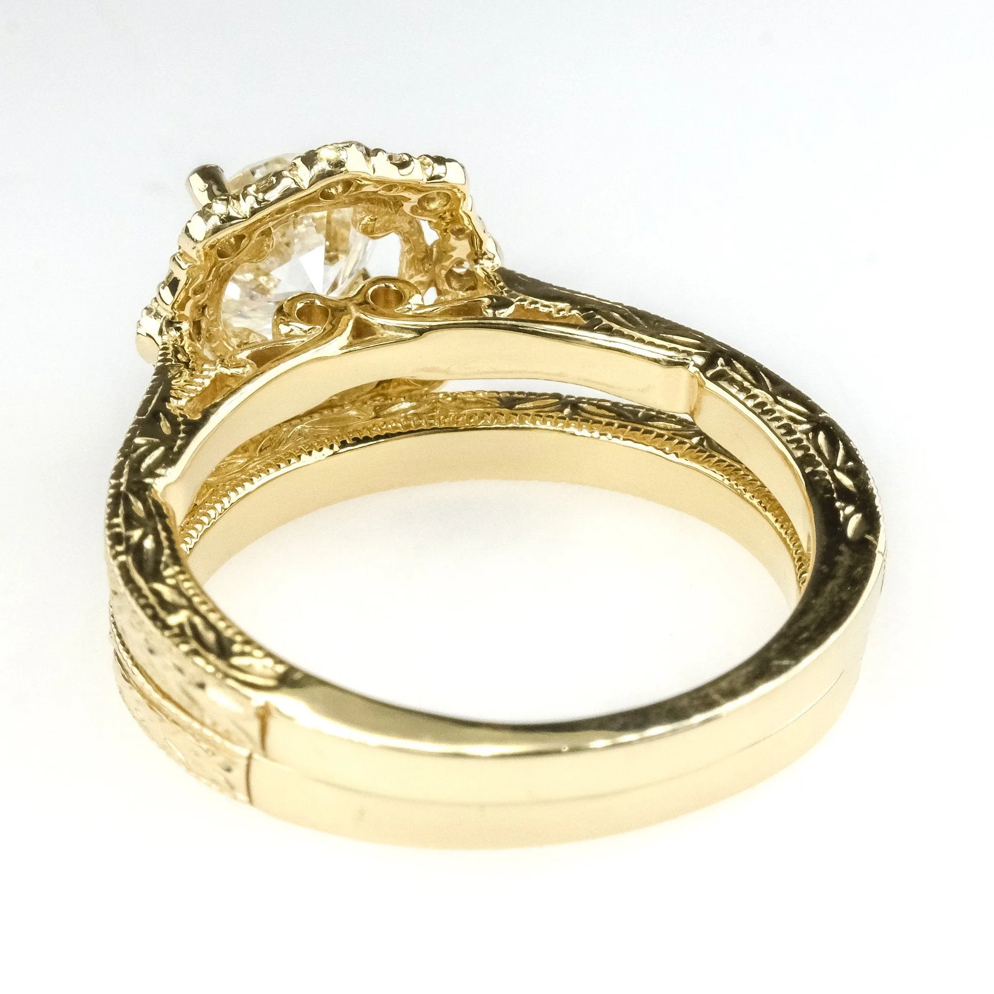 GIA 0.93ct VS2/H Round Diamond Halo Accented Bridal Set in 14K Yellow Gold