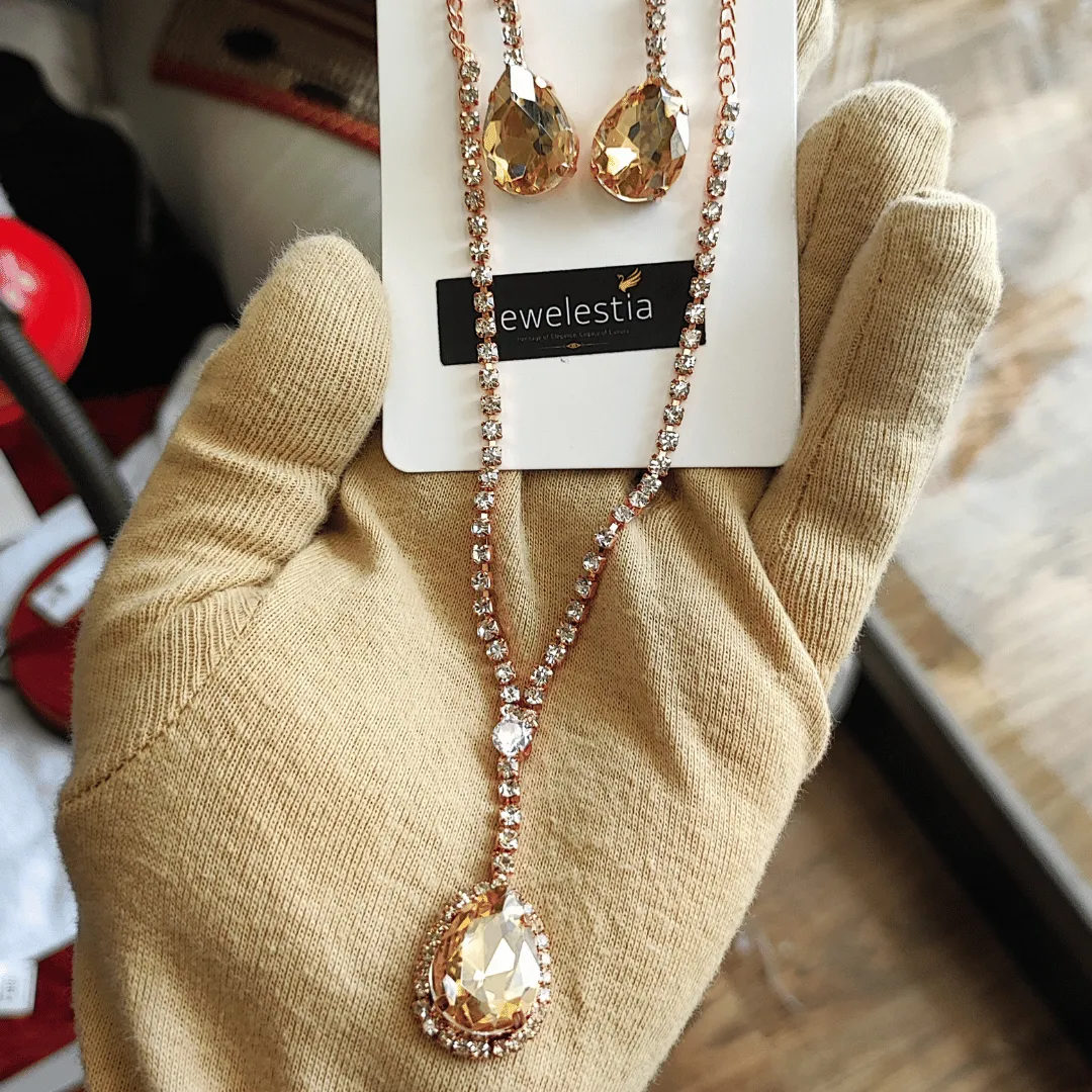 Jewelestia Emerald Glint Necklace and Earrings Set