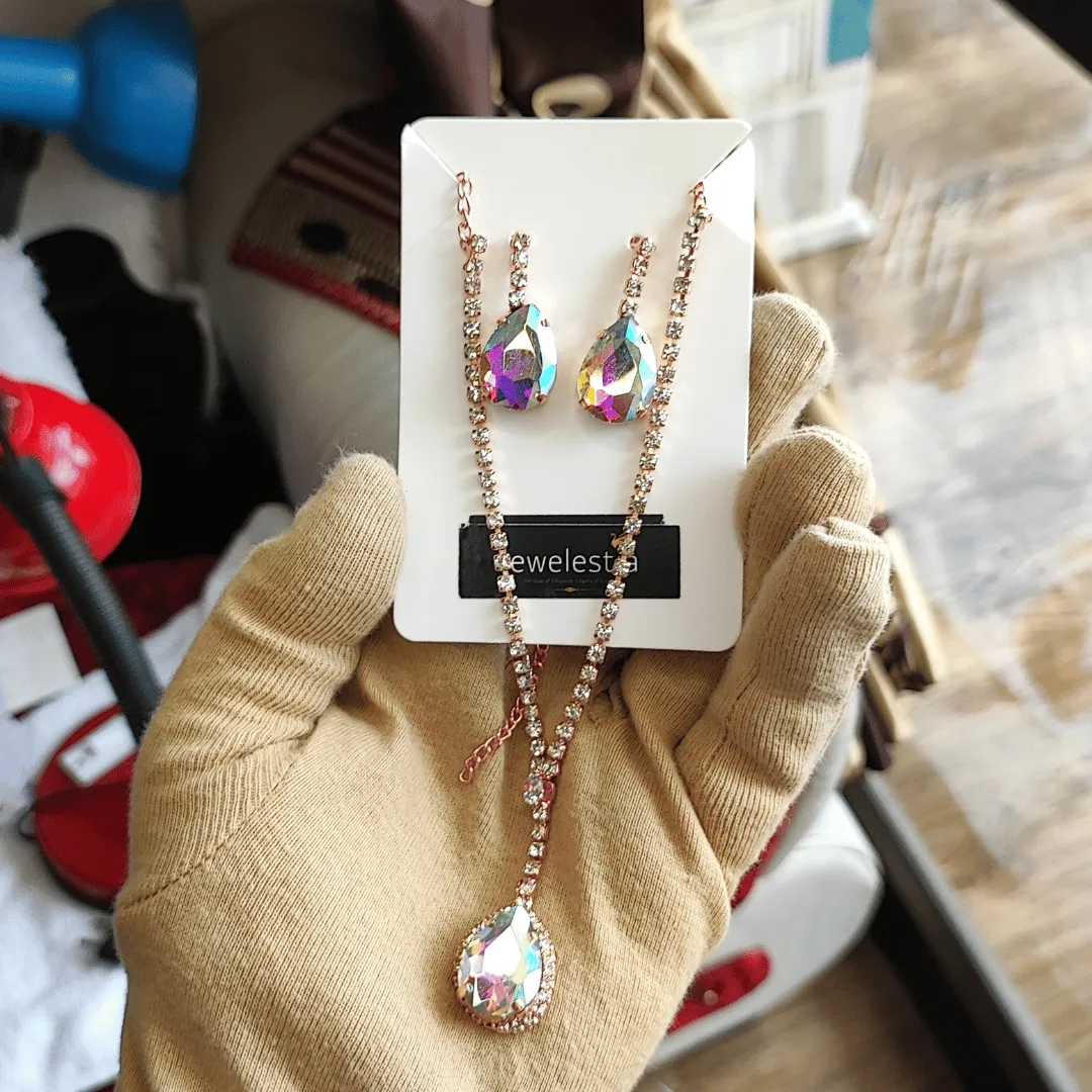 Jewelestia Emerald Glint Necklace and Earrings Set