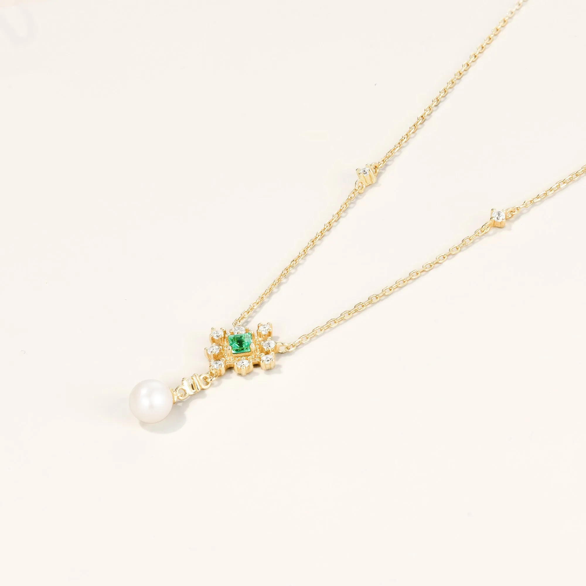 Natural Emerald & Pearl & Moissanite Rose Gold Necklace
