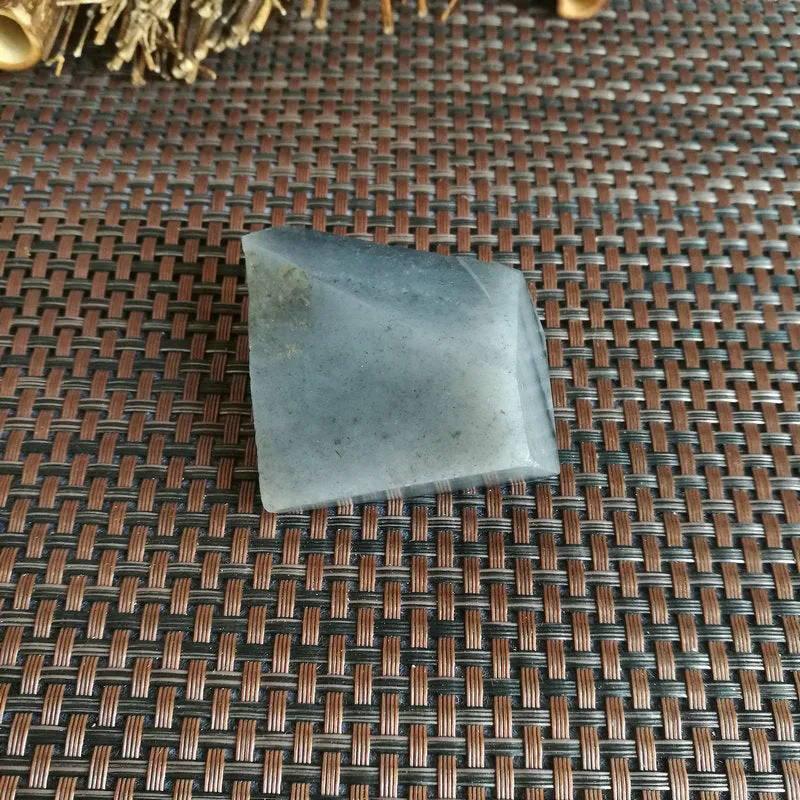 Natural Hetian Jade Rough Nephrite Raw (101g,5X4.5X2.7cm)