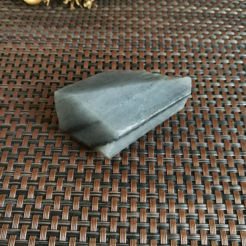Natural Hetian Jade Rough Nephrite Raw (101g,5X4.5X2.7cm)