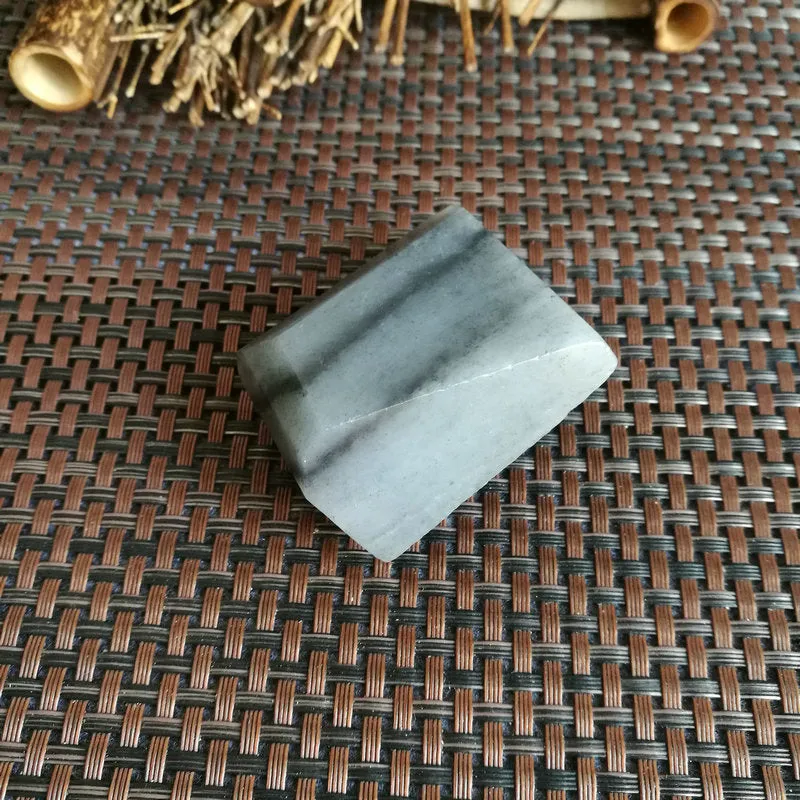 Natural Hetian Jade Rough Nephrite Raw (101g,5X4.5X2.7cm)