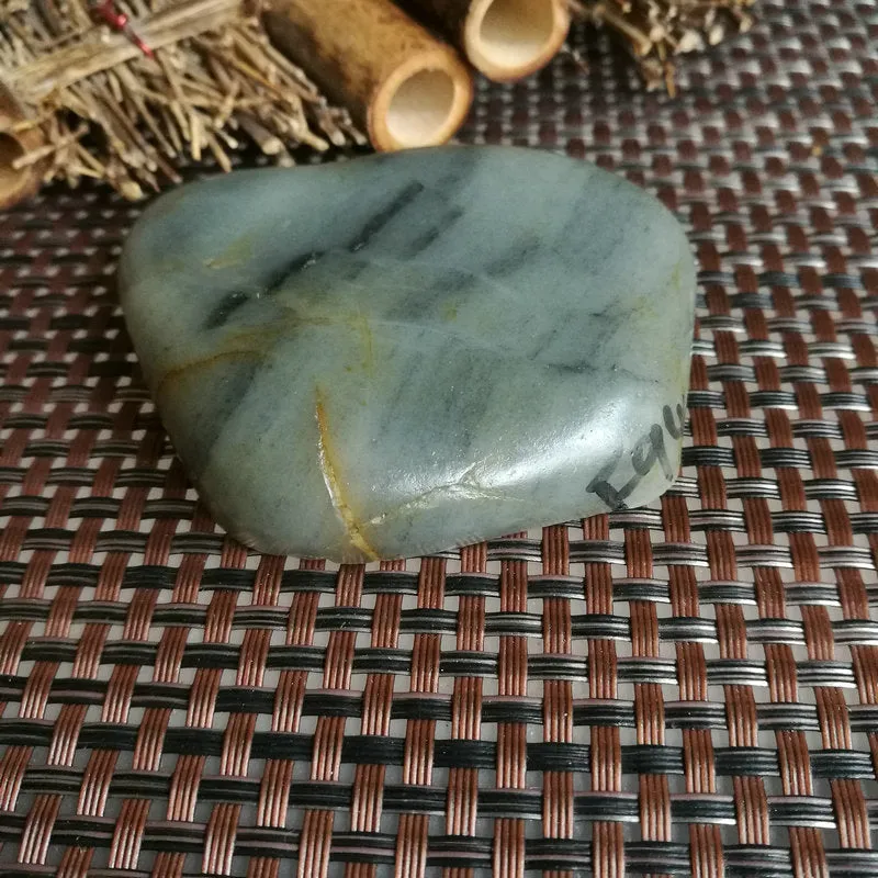 Natural Hetian Jade Rough Nephrite Raw (112g, 7X5.5X1.5cm)