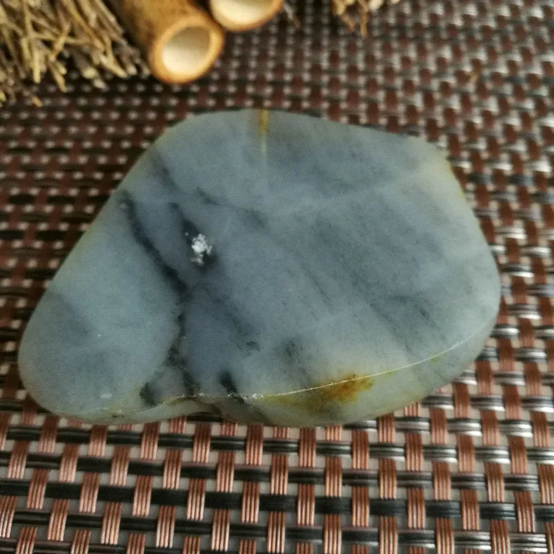 Natural Hetian Jade Rough Nephrite Raw (112g, 7X5.5X1.5cm)