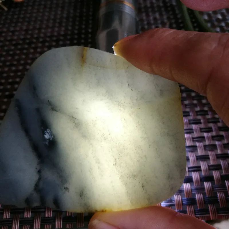 Natural Hetian Jade Rough Nephrite Raw (112g, 7X5.5X1.5cm)