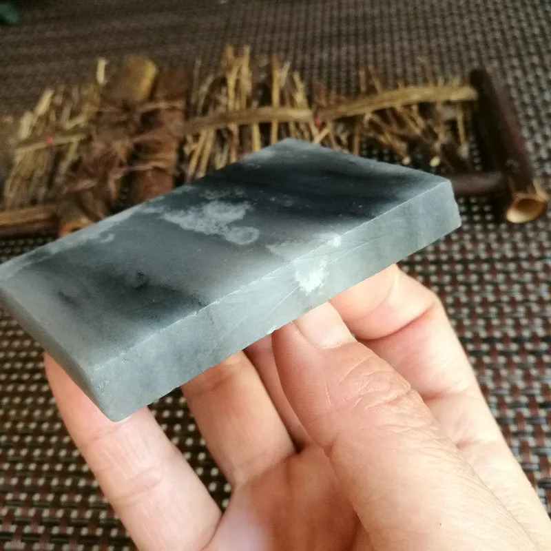 Natural Hetian Jade Rough Nephrite Raw (114g, 7X5.5X1cm)