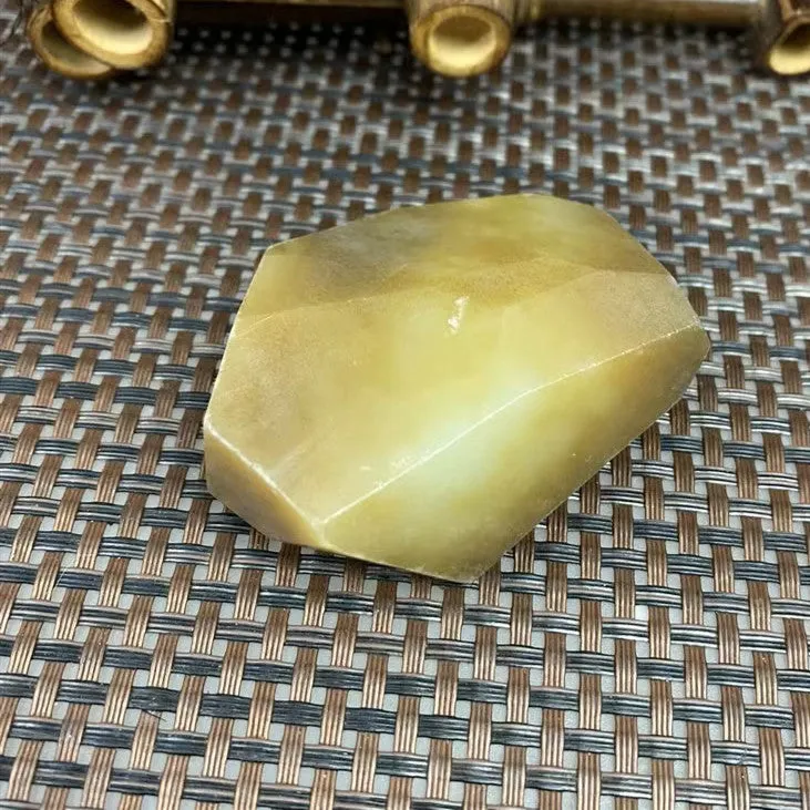 Natural Hetian Jade Rough Nephrite Raw (116g,6.4X5.0X2.0cm)