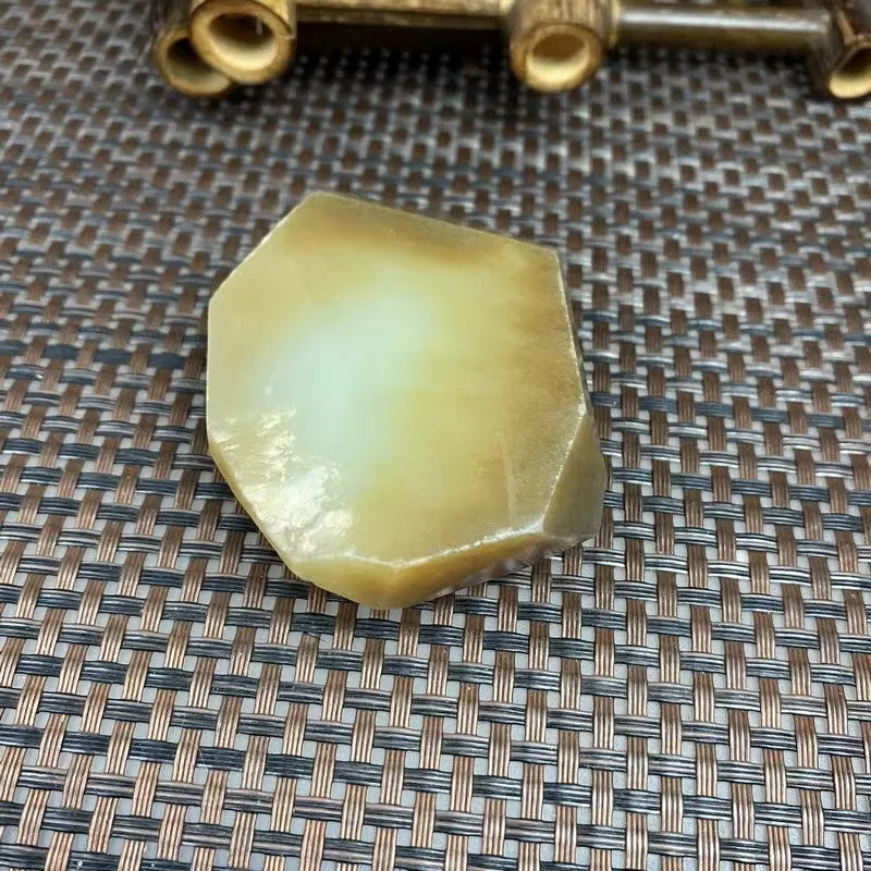 Natural Hetian Jade Rough Nephrite Raw (116g,6.4X5.0X2.0cm)