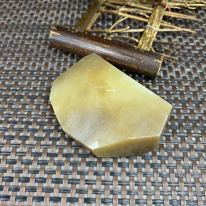 Natural Hetian Jade Rough Nephrite Raw (116g,6.4X5.0X2.0cm)