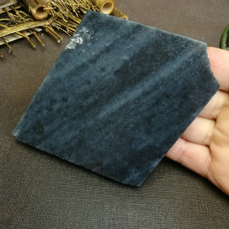 Natural Hetian Jade Rough Nephrite Raw (214g,9X9X1.5cm)
