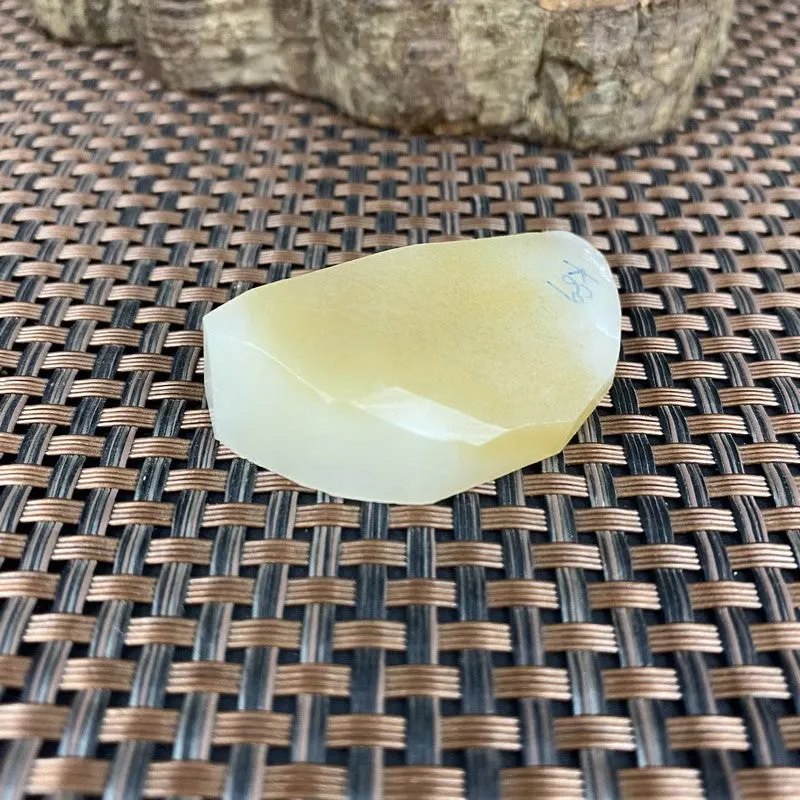 Natural Hetian Jade Rough Nephrite Raw (24g,4.7X2.4X1.3cm)