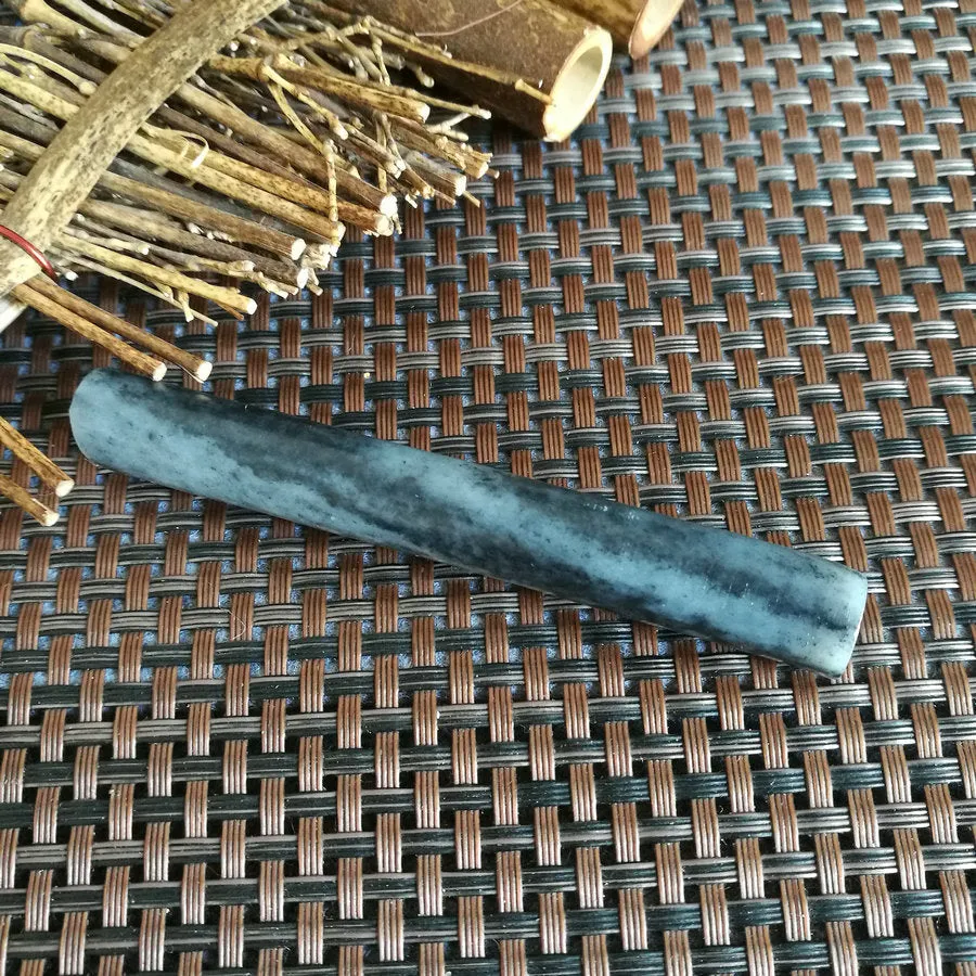 Natural Hetian Jade Rough Nephrite Raw (27g,8.5X1.2cm)