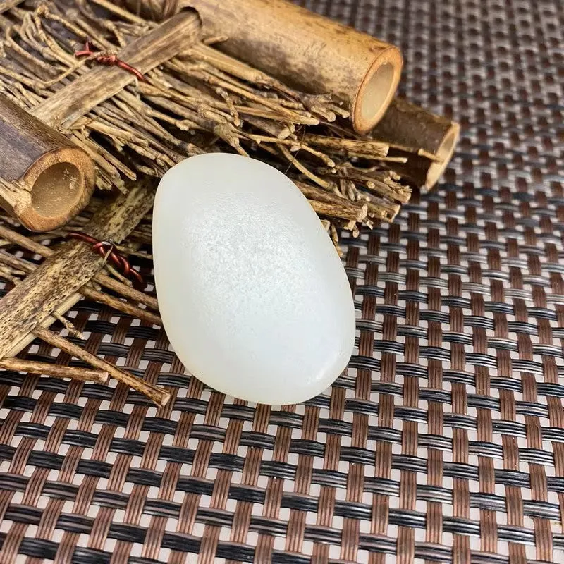 Natural Hetian Jade Rough Nephrite Raw (31g,4.4X3.1X1.3cm)