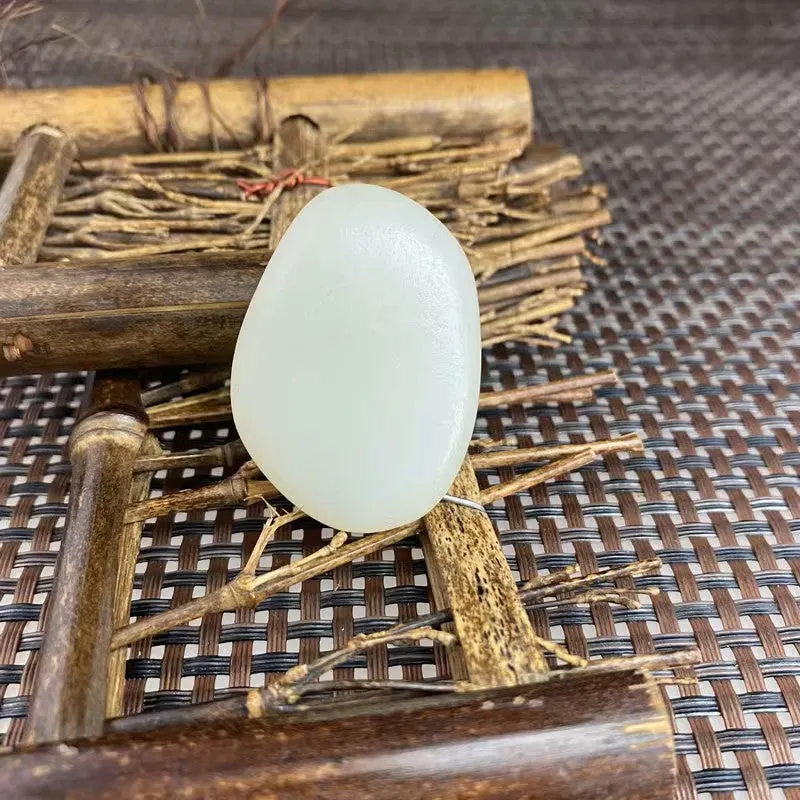 Natural Hetian Jade Rough Nephrite Raw (31g,4.4X3.1X1.3cm)