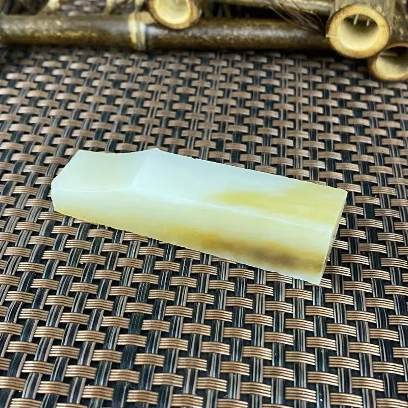 Natural Hetian Jade Rough Nephrite Raw (38g,6.4X1.6X1.5cm)