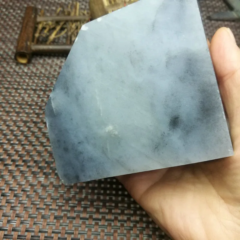 Natural Hetian Jade Rough Nephrite Raw (590g, 8X7.5X4.3cm)