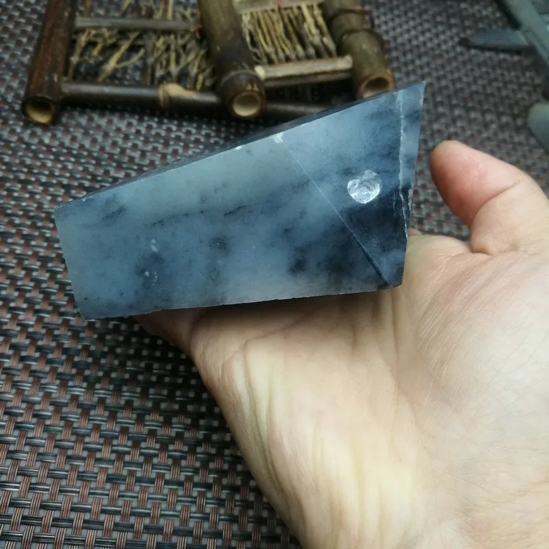 Natural Hetian Jade Rough Nephrite Raw (590g, 8X7.5X4.3cm)