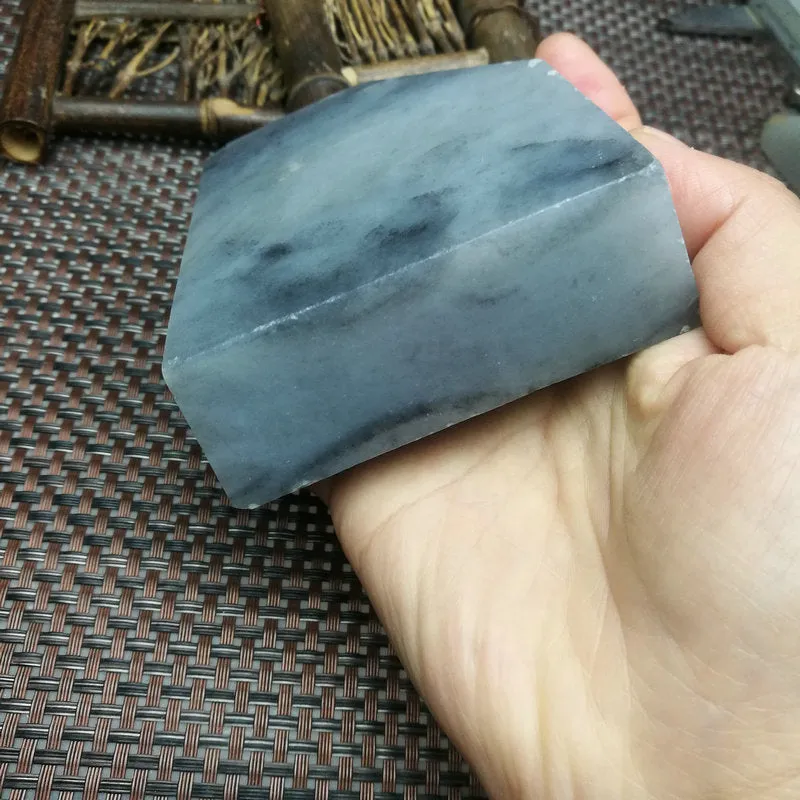 Natural Hetian Jade Rough Nephrite Raw (590g, 8X7.5X4.3cm)