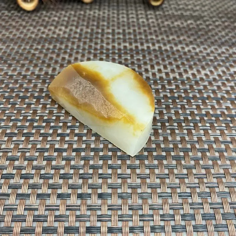 Natural Hetian Jade Rough Nephrite Raw (62g,5.6X3.4X1.4cm)