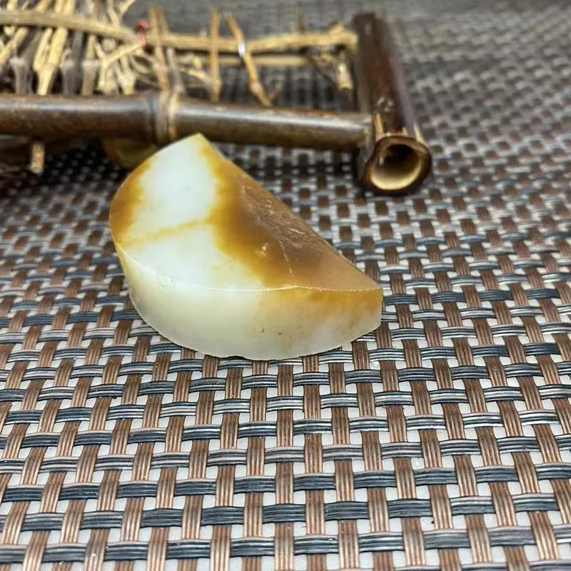 Natural Hetian Jade Rough Nephrite Raw (62g,5.6X3.4X1.4cm)