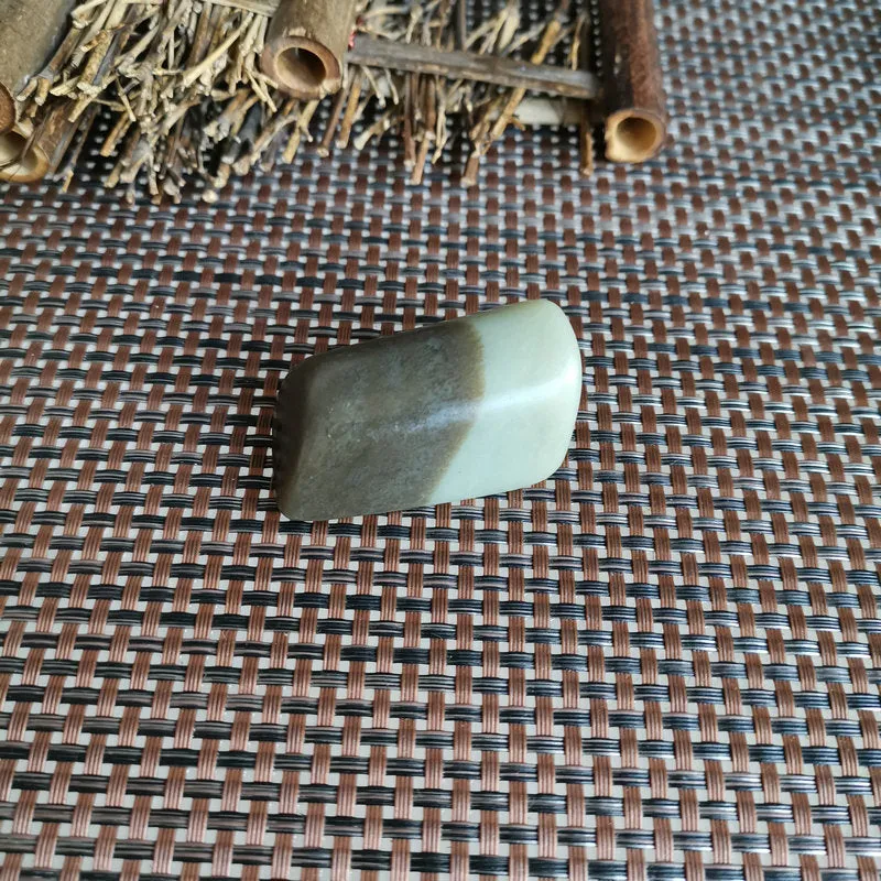 Natural Hetian Jade Rough Nephrite Raw (66g, 4.8X3X1.9cm)