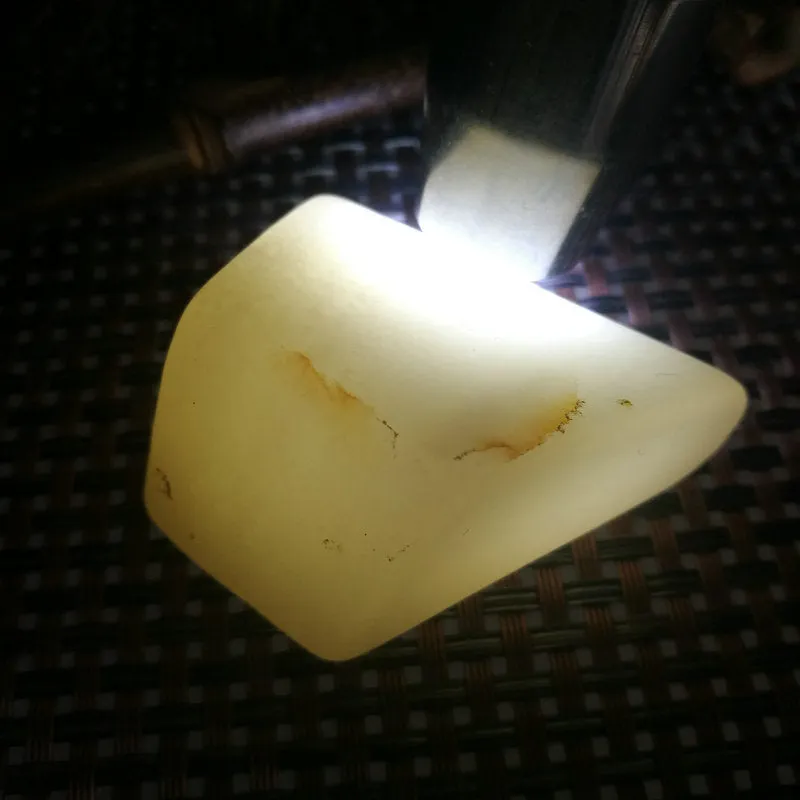 Natural Hetian Jade Rough Nephrite Raw (82g, 5X3.5X3cm)