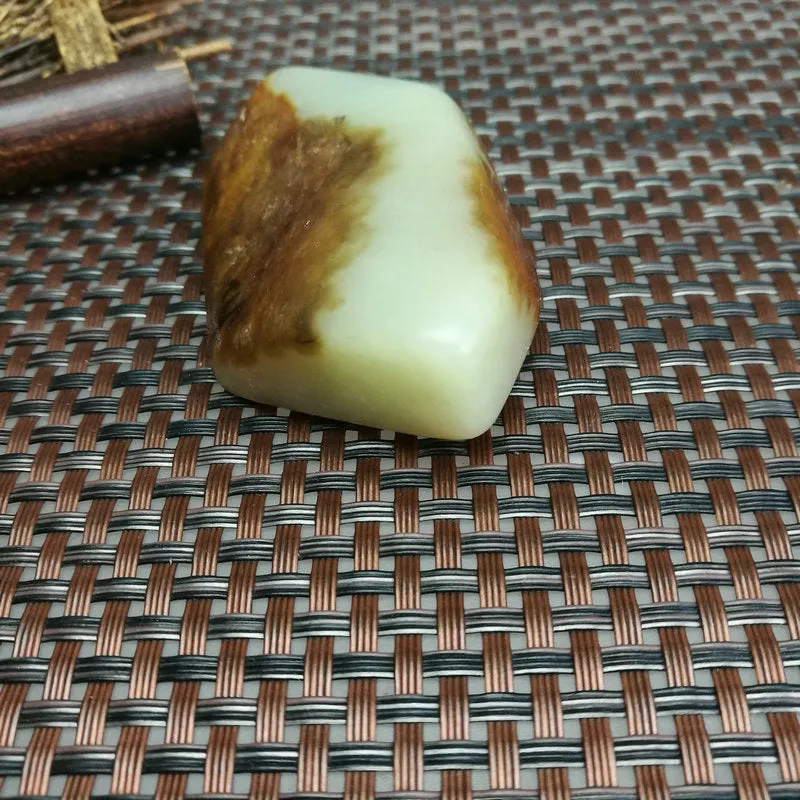 Natural Hetian Jade Rough Nephrite Raw (91g,7X4X1.8cm)
