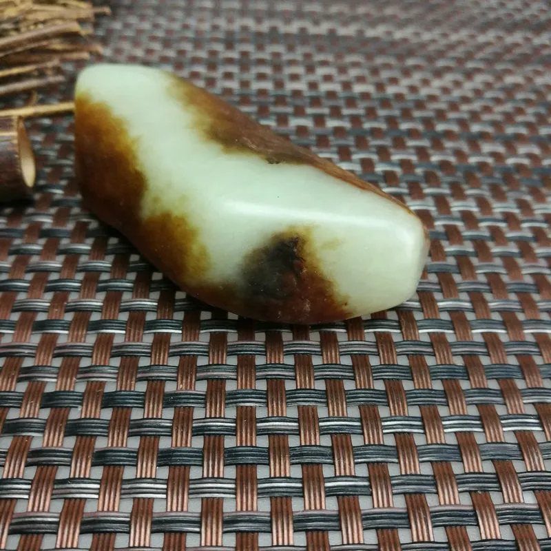 Natural Hetian Jade Rough Nephrite Raw (91g,7X4X1.8cm)