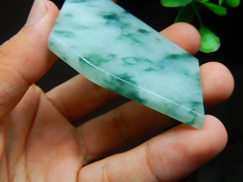 Natural Jade Jadeite Raw (39g, 77X40X5mm)