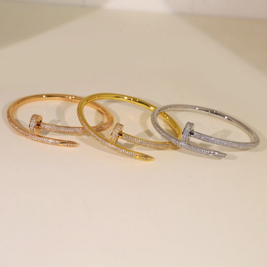 Round Brilliant Diamond Bracelet