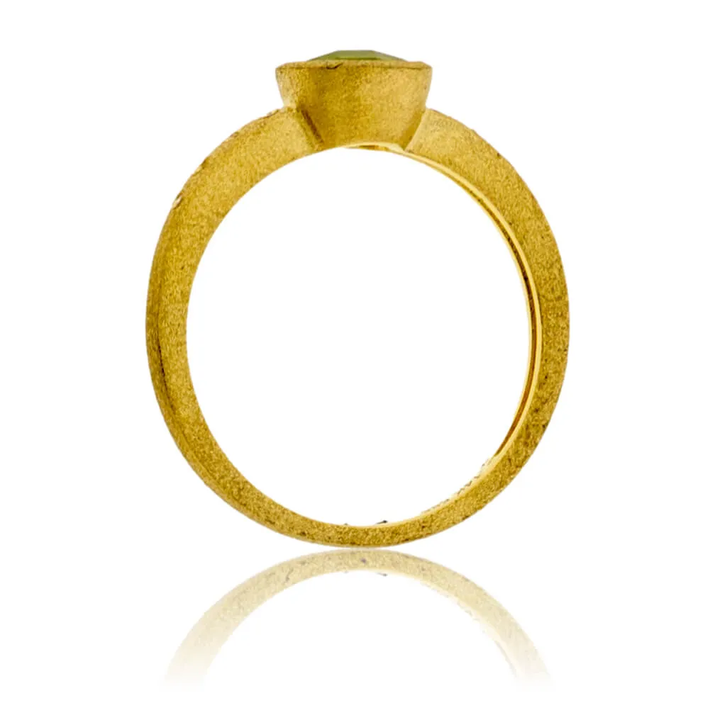 Round Peridot and Diamond Flush Set Style Ring