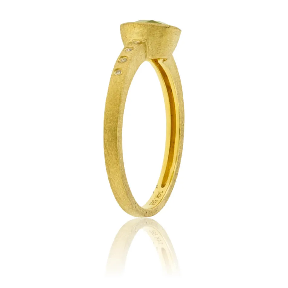 Round Peridot and Diamond Flush Set Style Ring