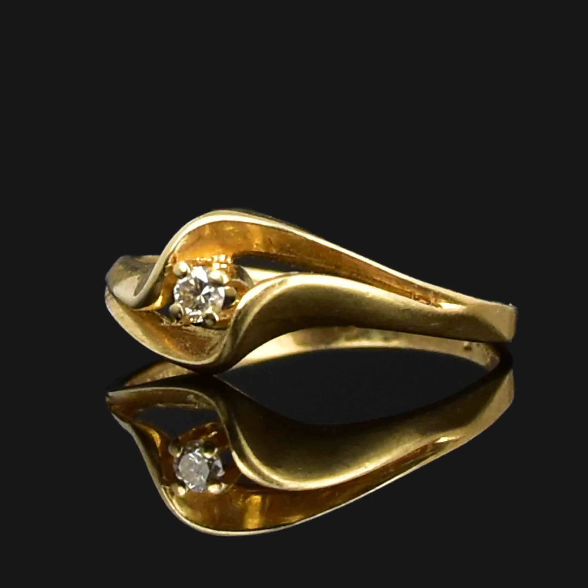 Vintage 10K Gold Diamond Solitaire Ring Sz 5.5